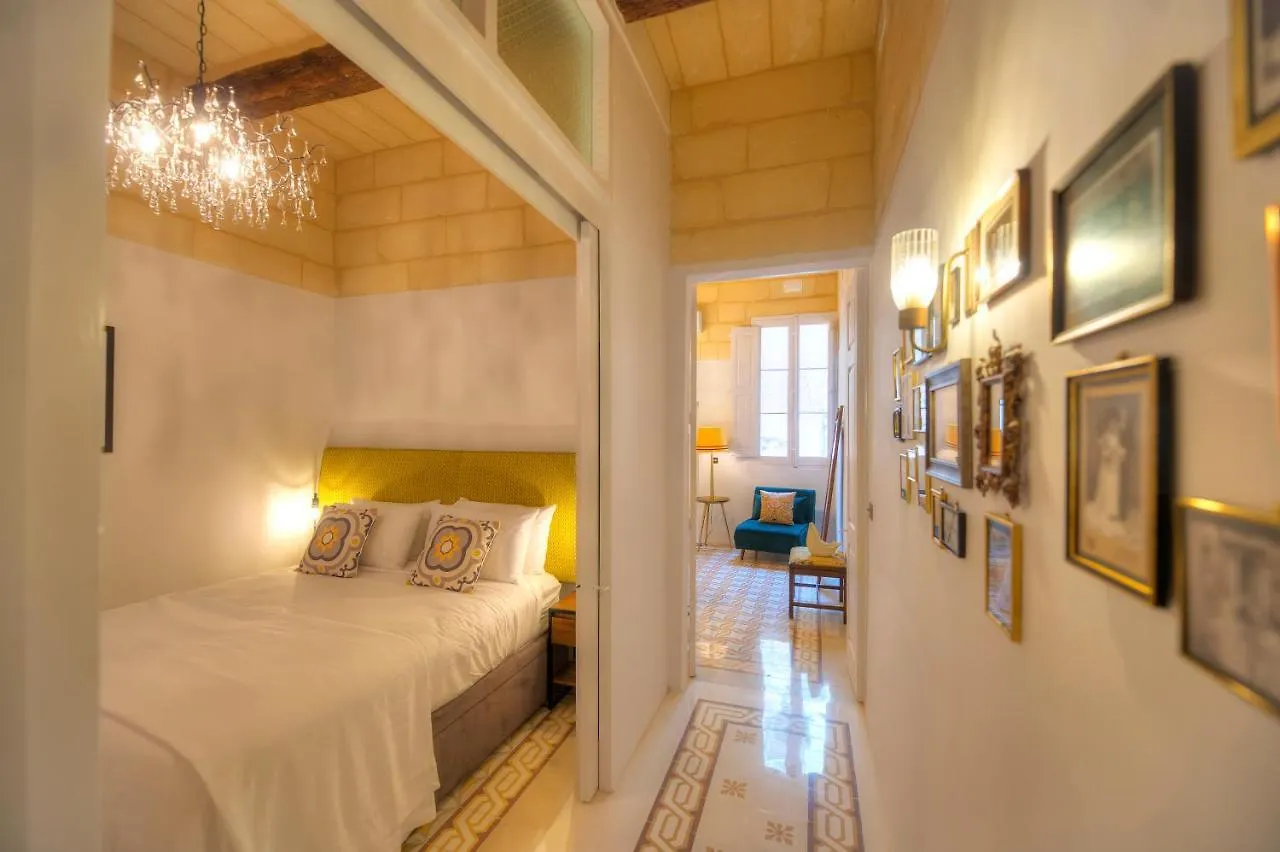 Traditional & Chic 2 Bedrooms In Valletta Imcd1-1 Malta