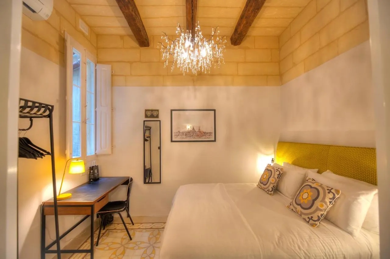 Traditional & Chic 2 Bedrooms In Valletta Imcd1-1