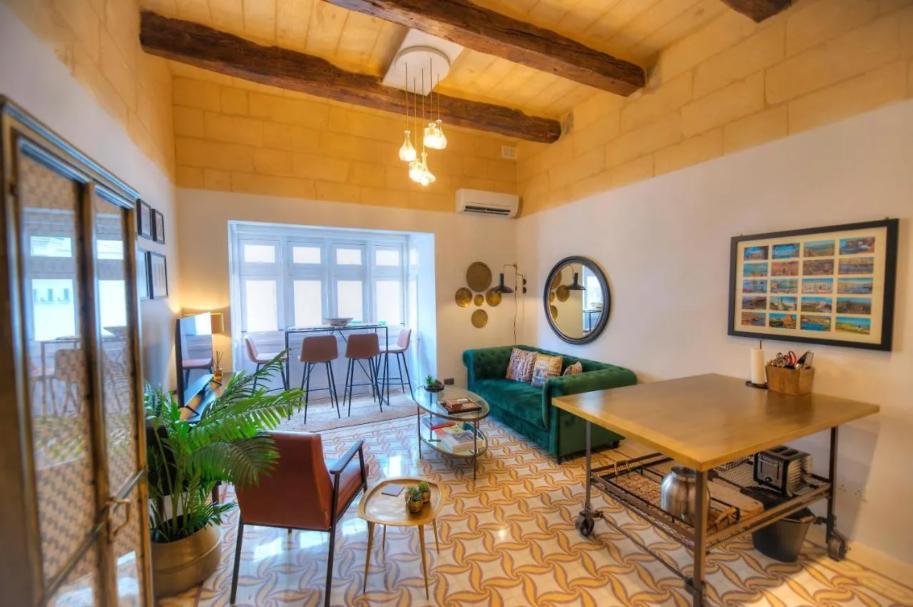 Traditional & Chic 2 Bedrooms In Valletta Imcd1-1