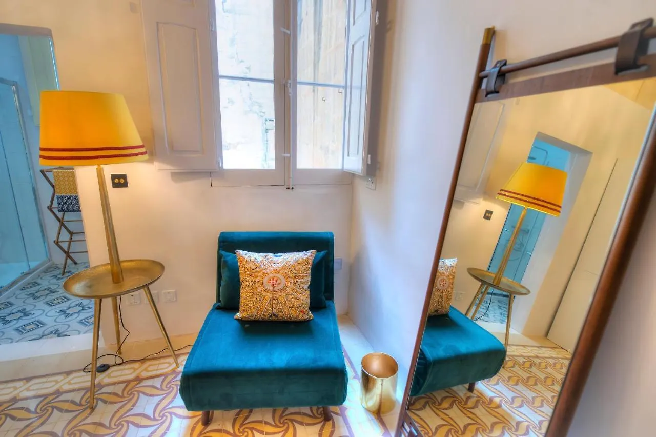 Traditional & Chic 2 Bedrooms In Valletta Imcd1-1 0*,  Malta