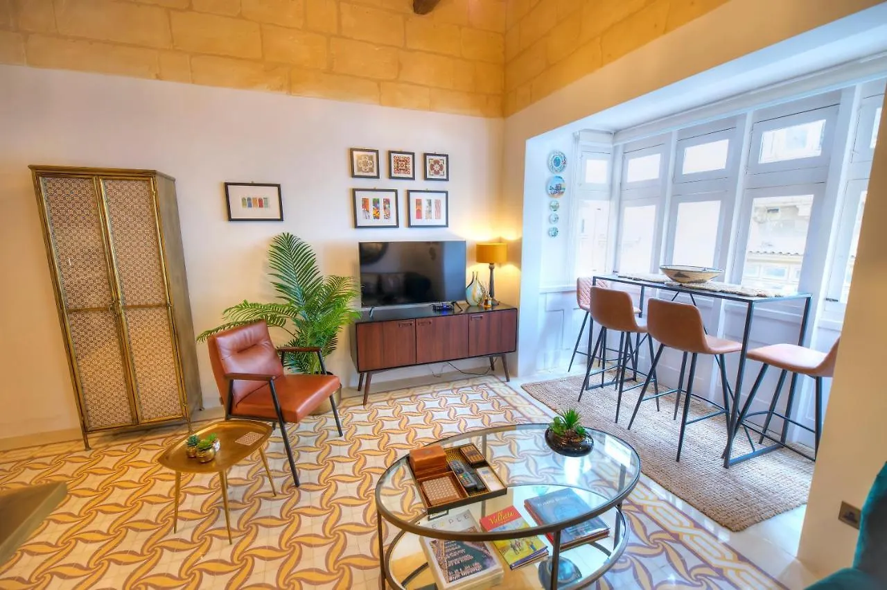 Traditional & Chic 2 Bedrooms In Valletta Imcd1-1